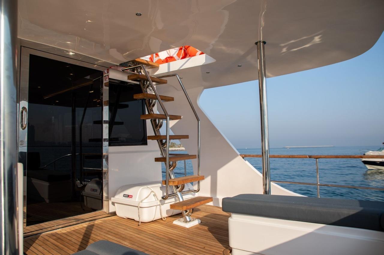 Hatteras - 64ft Luxury Yacht