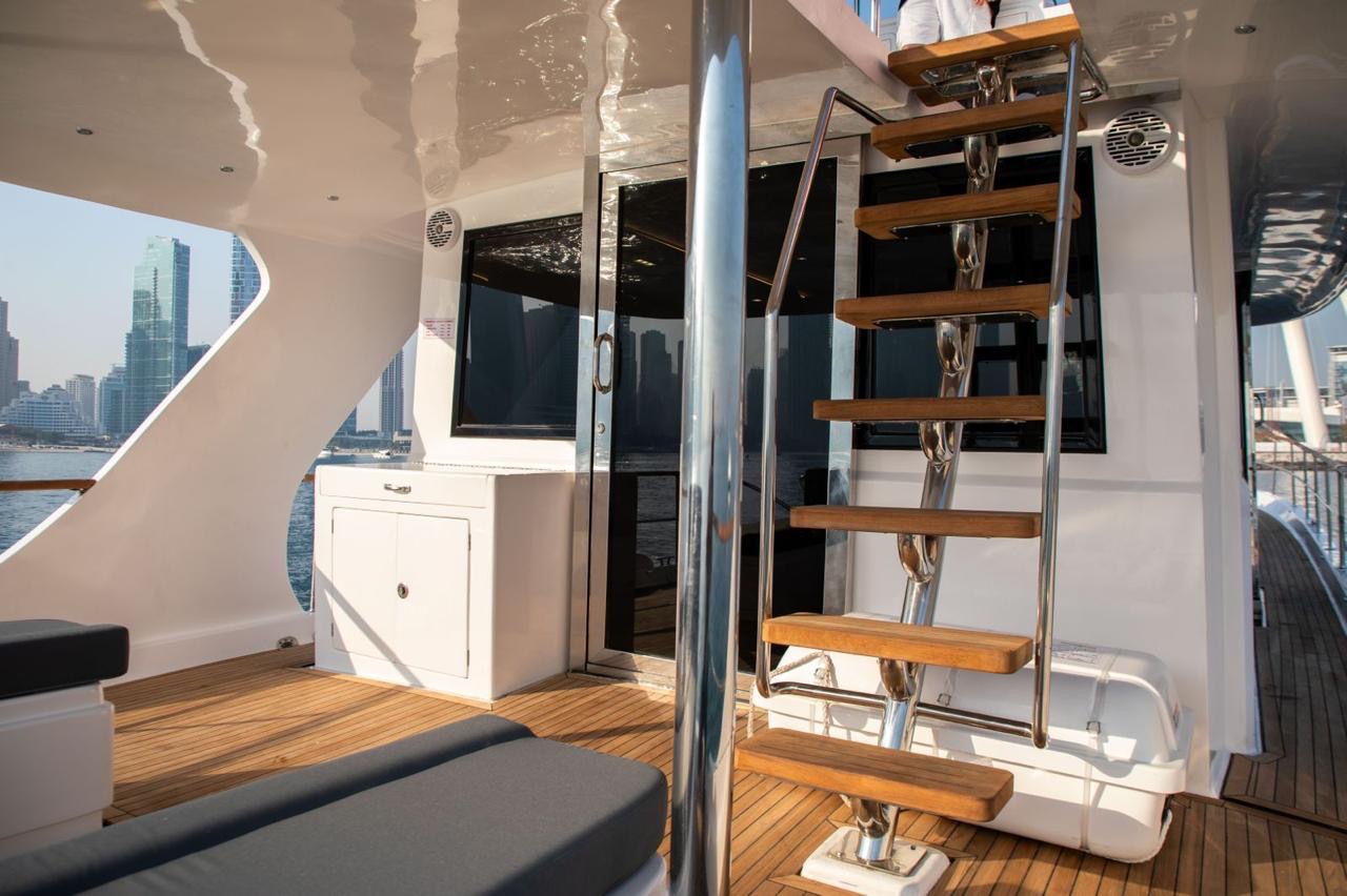 Hatteras - 64ft Luxury Yacht
